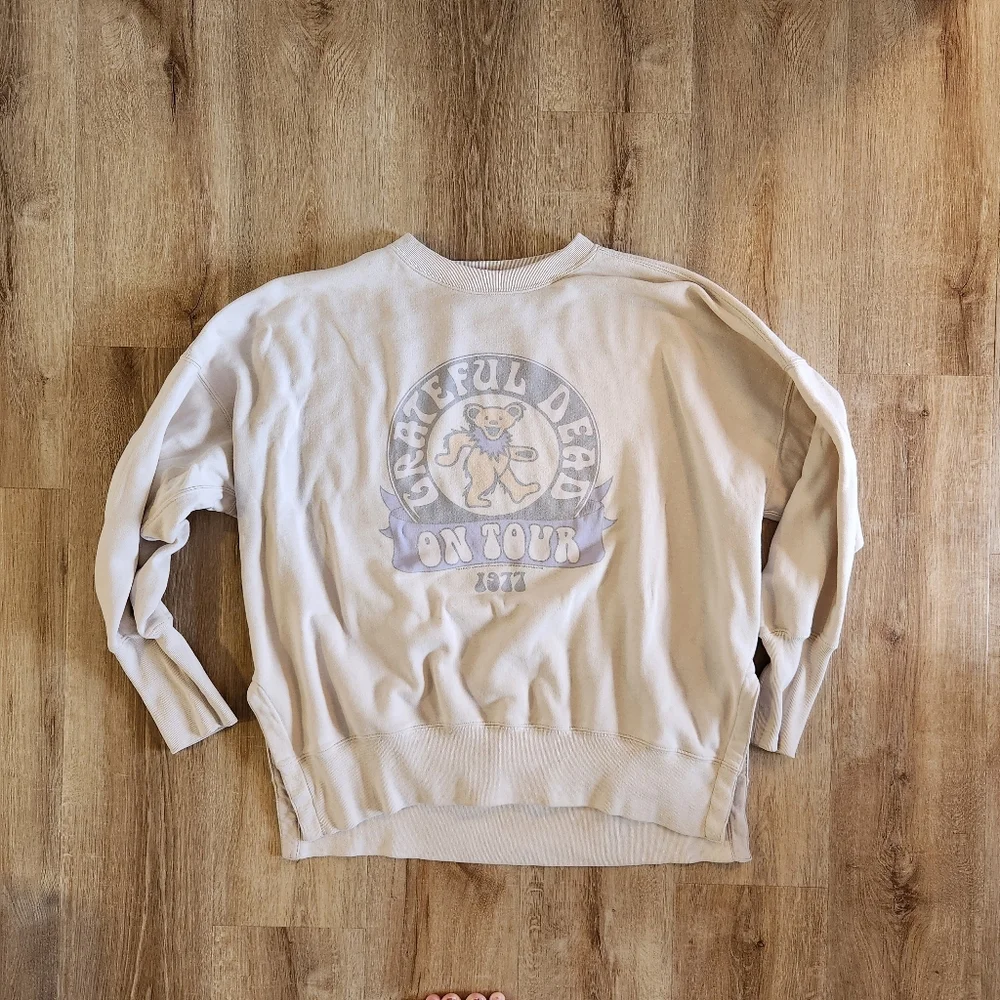 Abercrombie & Fitch Cream Graphic Sweatshirt - Picture 2 of 7